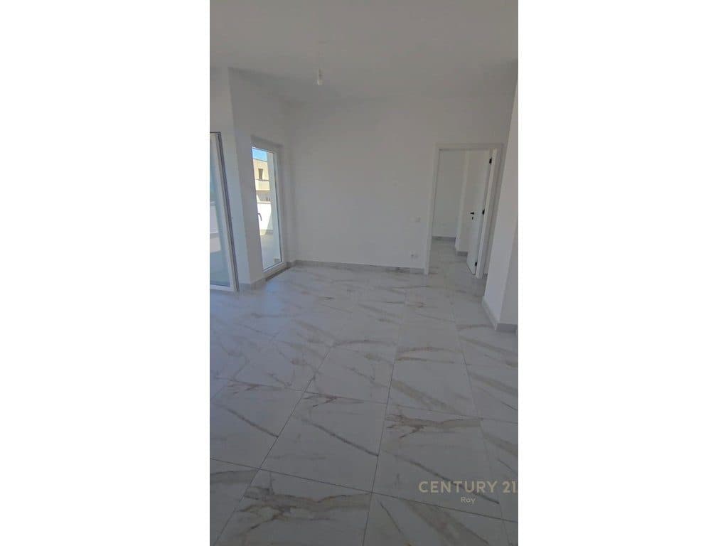 SHITET APARTAMENT 2+1 VERANDE ME PAMJE DETI NE GOLEM ,NDERTIM I RI ! 3