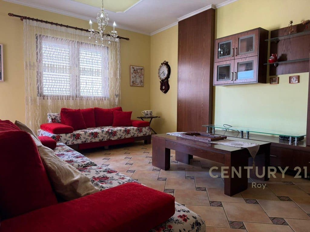APARTAMENT 3+1+2 PER QIRA TEK ISH RAJONI POLICISE, DURRES! 3