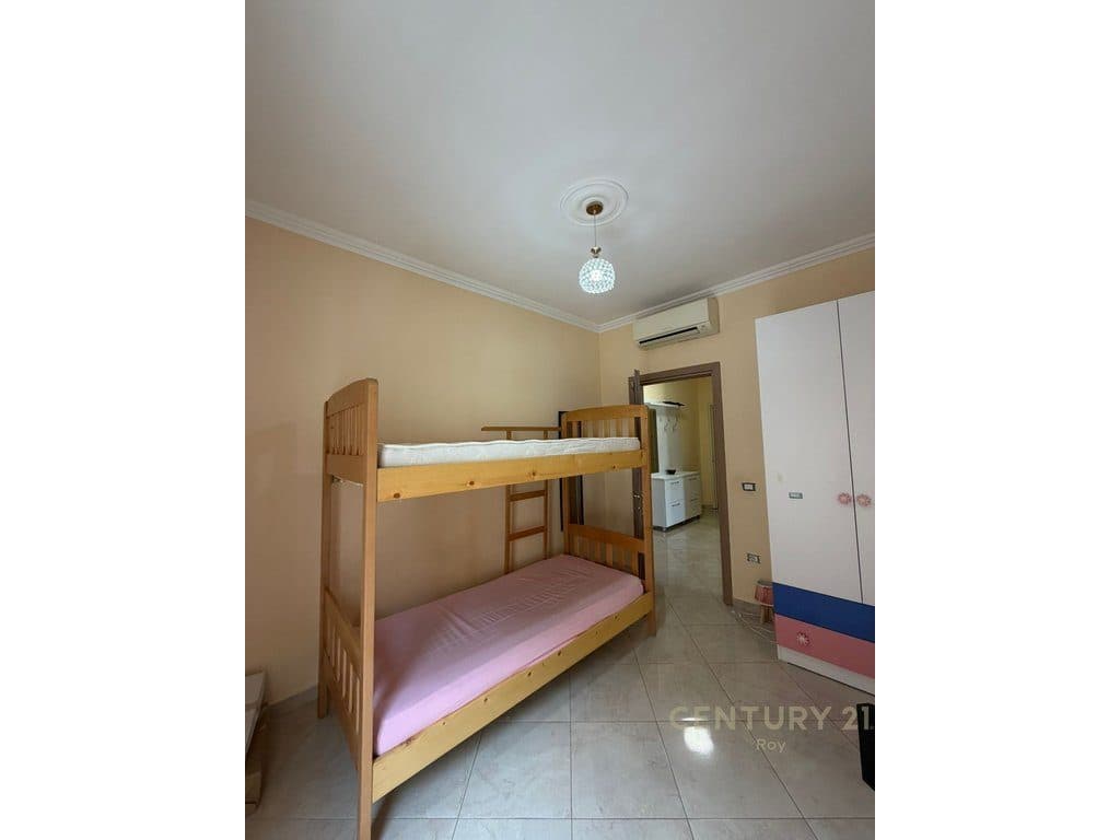 APARTAMENT 2+1+2 PER QERA NE QENDER TE DURRESIT!!!! - 500€ | 4