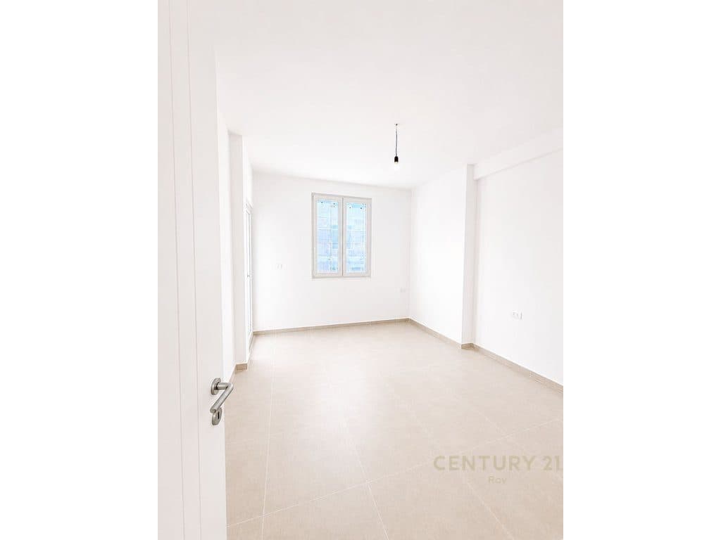 APARTAMENT 1+1 PËR SHITJE NË GOLEM NË NJË NDËRTIM TË RI TË PËRFUNDUAR PA ÇERTIFIKATË!!!