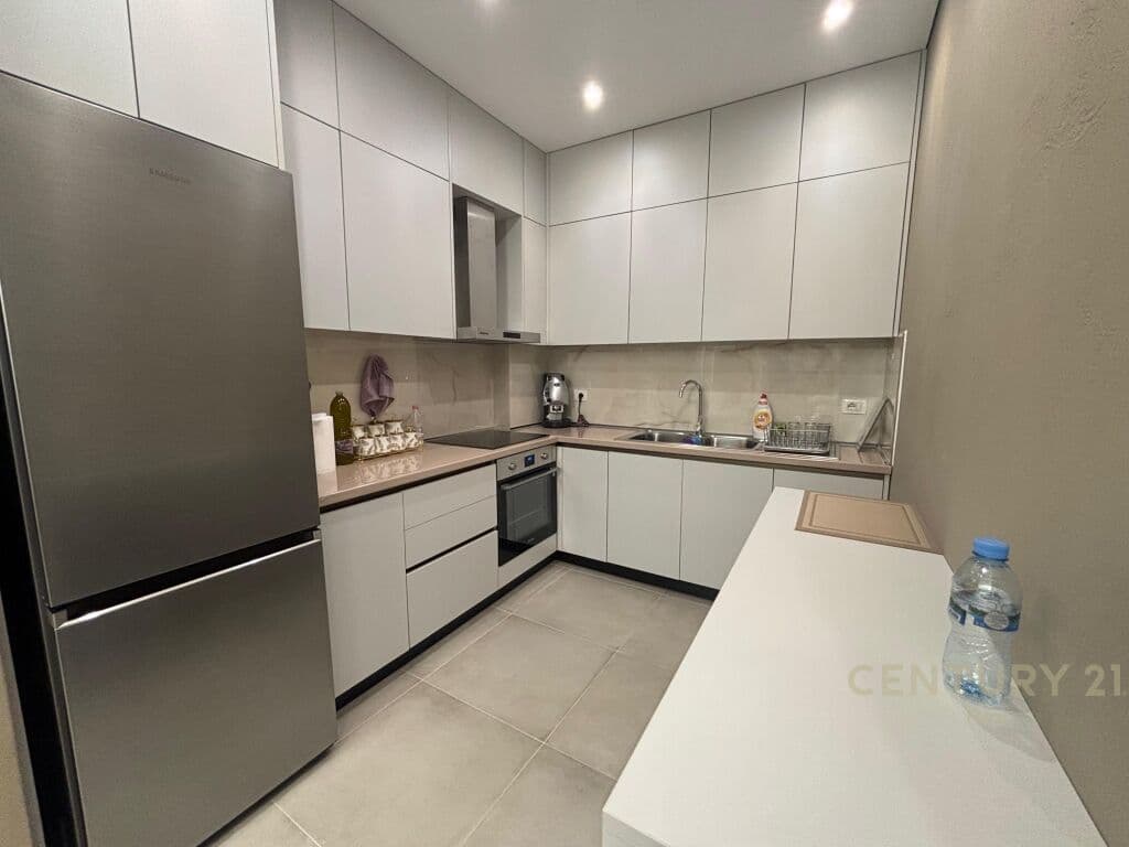 SHITET APARTAMENT 2+1 TE SAN PIETRO,GJIRI I LALZIT ! 3