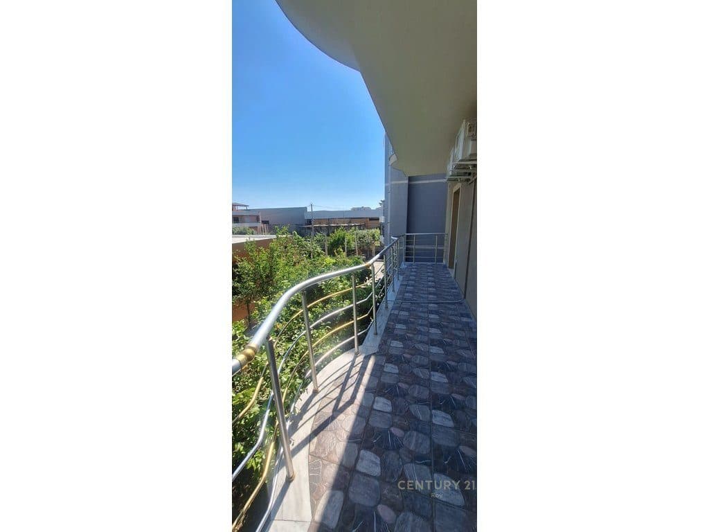 Jepet me qira apartament 3+1 në vilë 3-katëshe – 400€/muaj 4