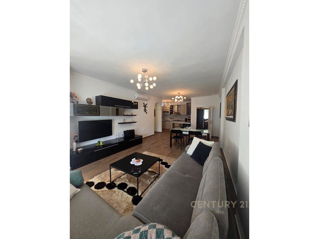 SHITET APARTAMENT 2+1+GARAZHD KET ISH-URT'ja !!!