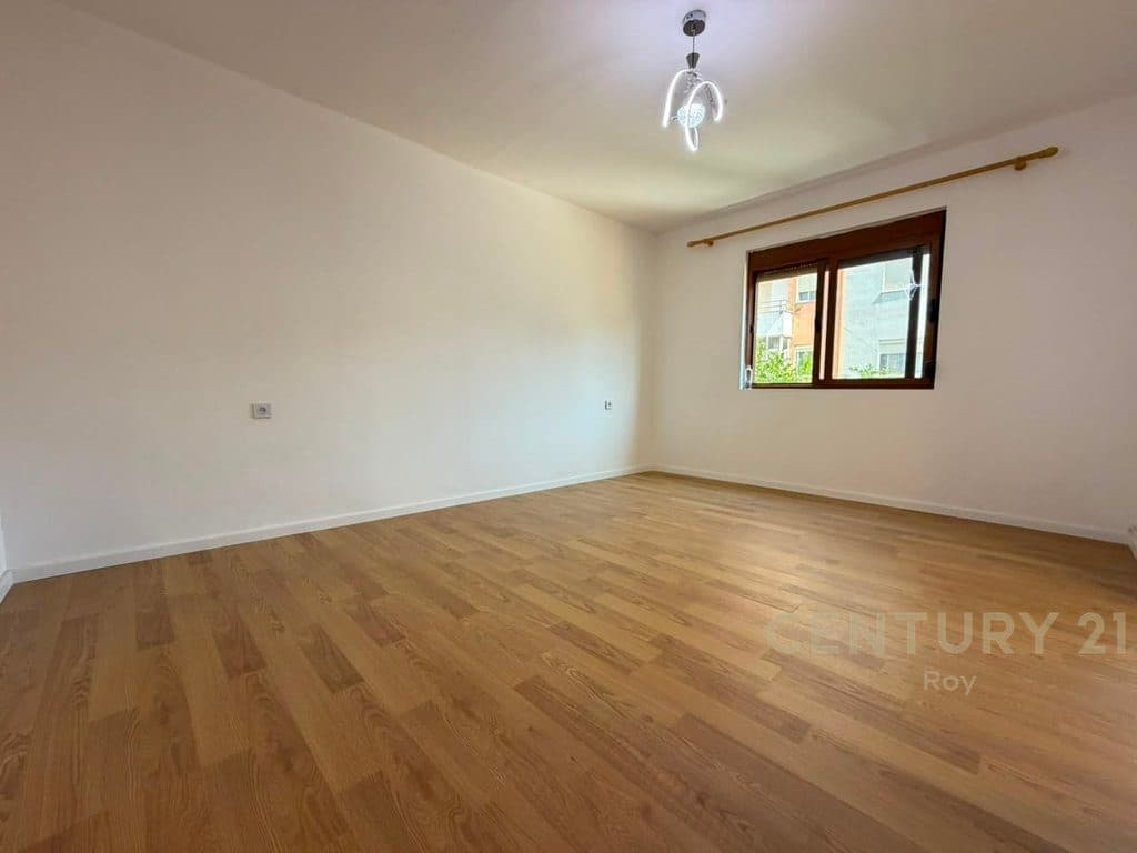 SHITET APARTAMENT 1+1 NË QENDËR TË KAVAJËS