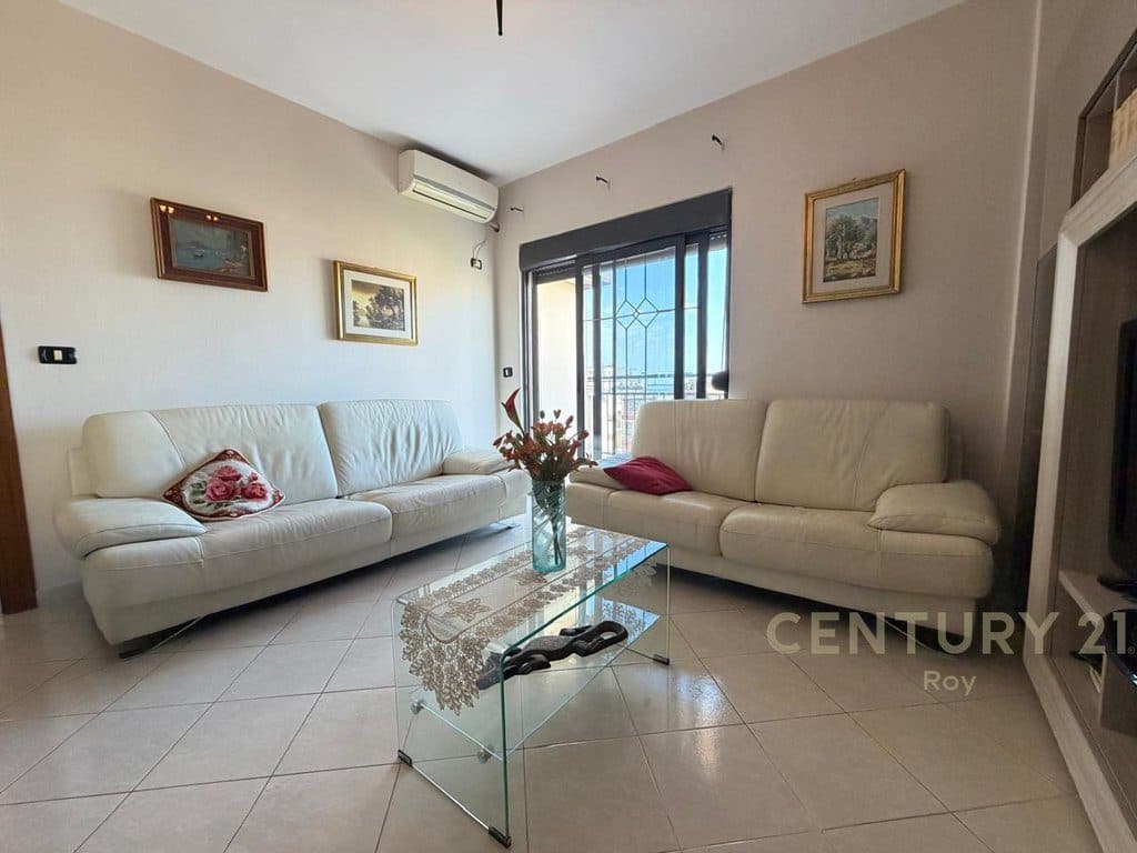 SHITET APARTAMENT 3+1+2 ME PAMJE DETI