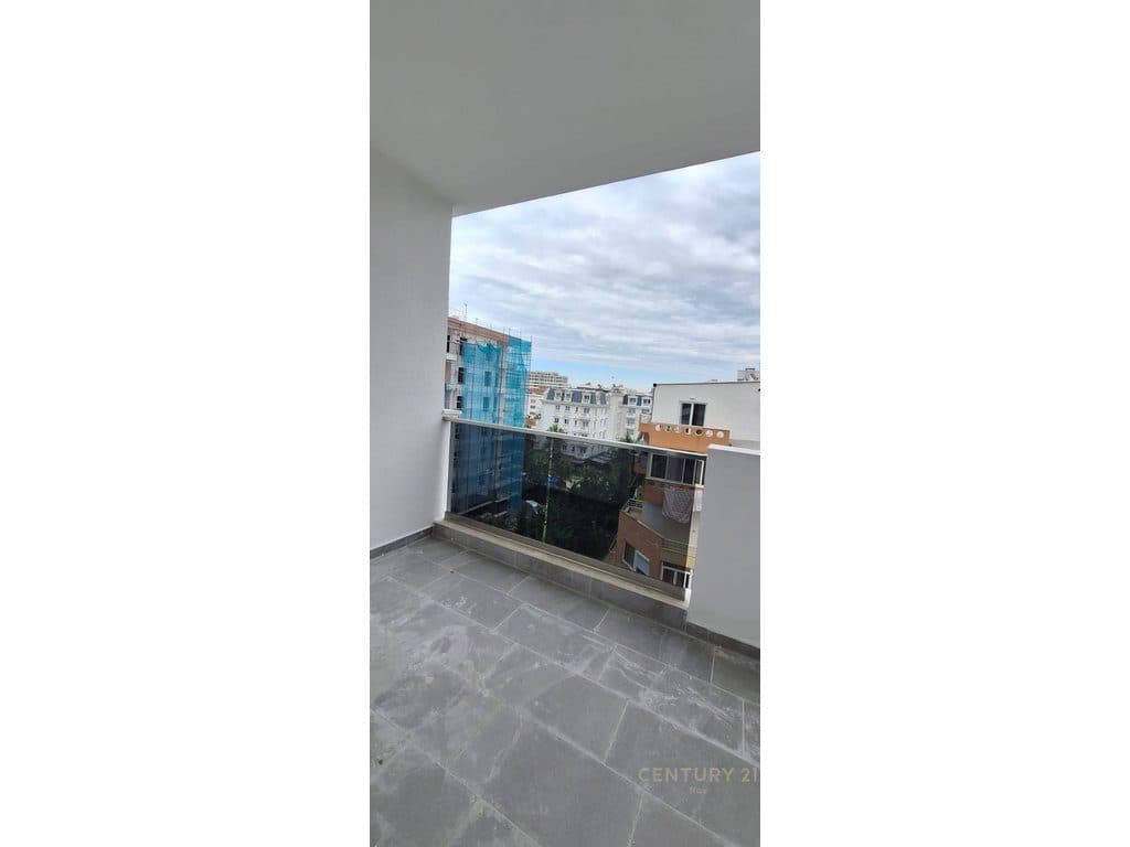 APARTAMENT 1+1 PËR SHITJE NË GOLEM 3