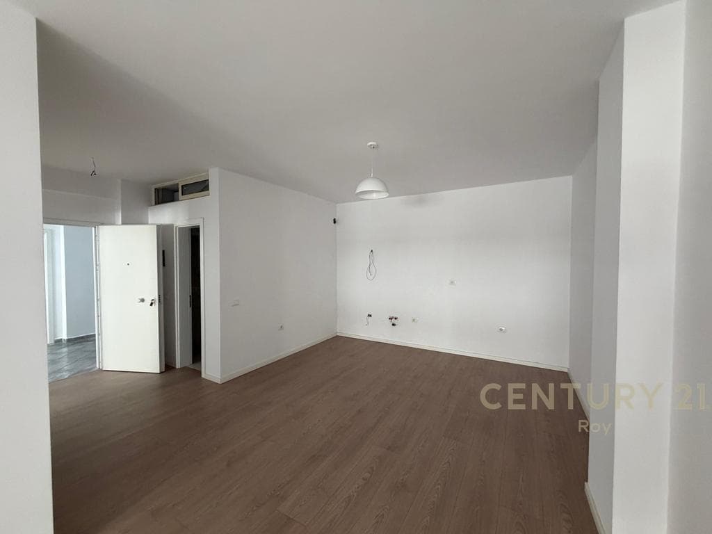 EXCLUSIVE ! SHITET APARTAMENT 1+1 TEK SHKEMBI I KAVAJES ! 4
