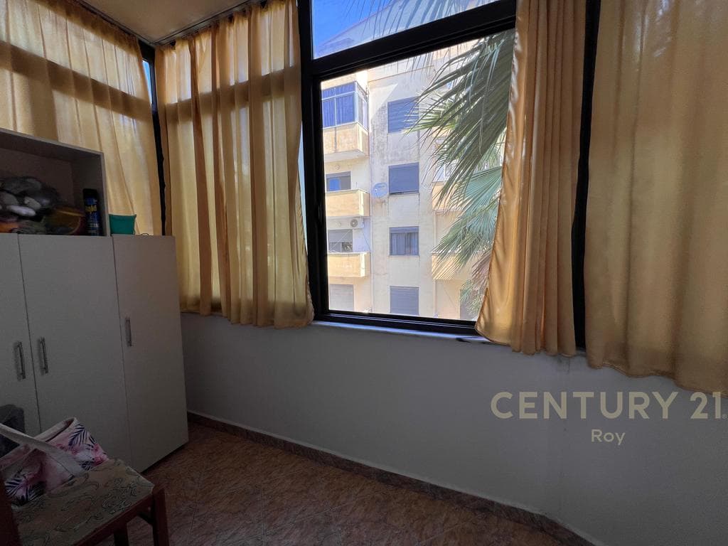 JEPET APARTAMET 1+1 ME QIRA AFATGJATE NE GOLEM SHUM PRANE DETIT!!!420€ | 53.5 m²