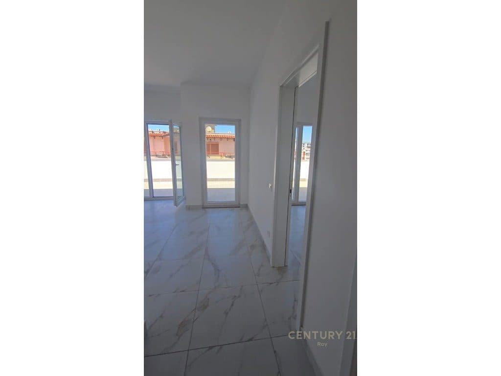 SHITET APARTAMENT 2+1 VERANDE ME PAMJE DETI NE GOLEM ,NDERTIM I RI ! 2