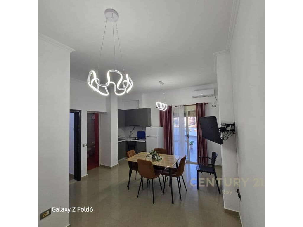 SHITET PAPAFINGO NE GOLEM E NDARE NE 2 APARTAMENTE 1+1 , NJE APARTAMENT 2+1, NJE GARSONJERE , 4 BALLKONE DHE NJE VERANT 172M2 !!!