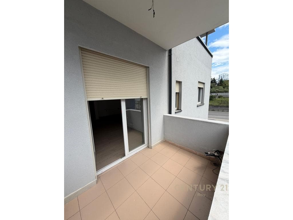 EXCLUSIVE ! SHITET APARTAMENT 1+1 TEK SHKEMBI I KAVAJES ! 2