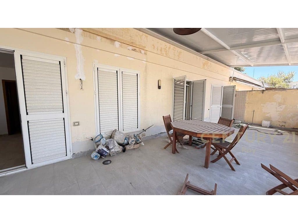 SHITET APARTAMENT 3+1+VERANDE PRANE DETIT,GOLEM! 2