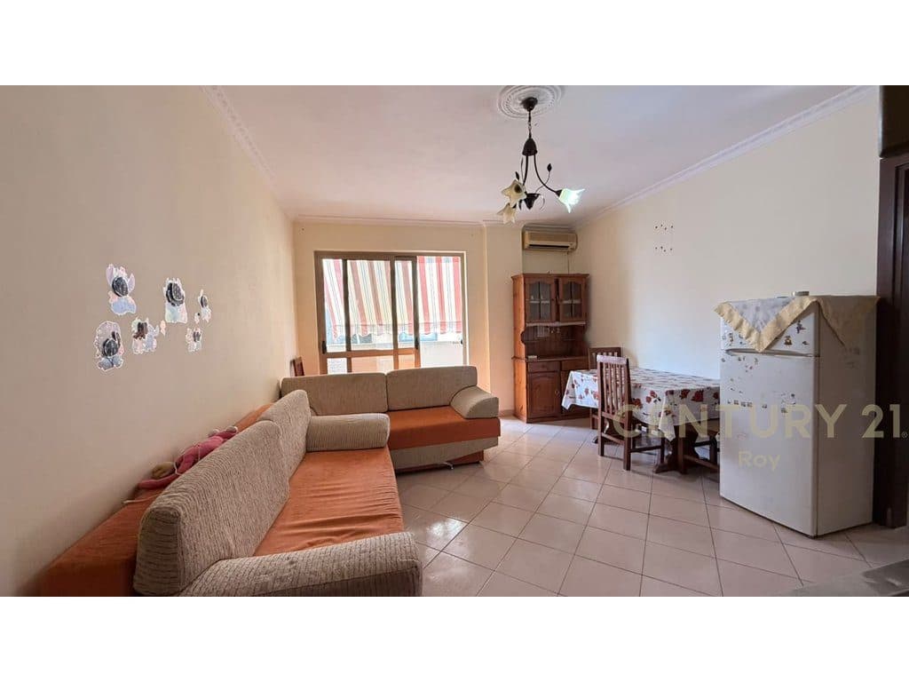 APARTAMENT 1+1 PËR SHITJE NË ZONËN E KOMPLEKSIT, PRANË DETIT! 2