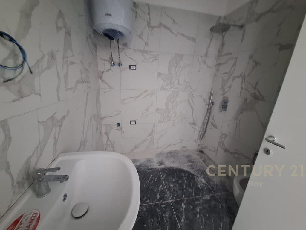 Shitet Studio Pamje Deti Te Bonita në Golem Durrës !! 3