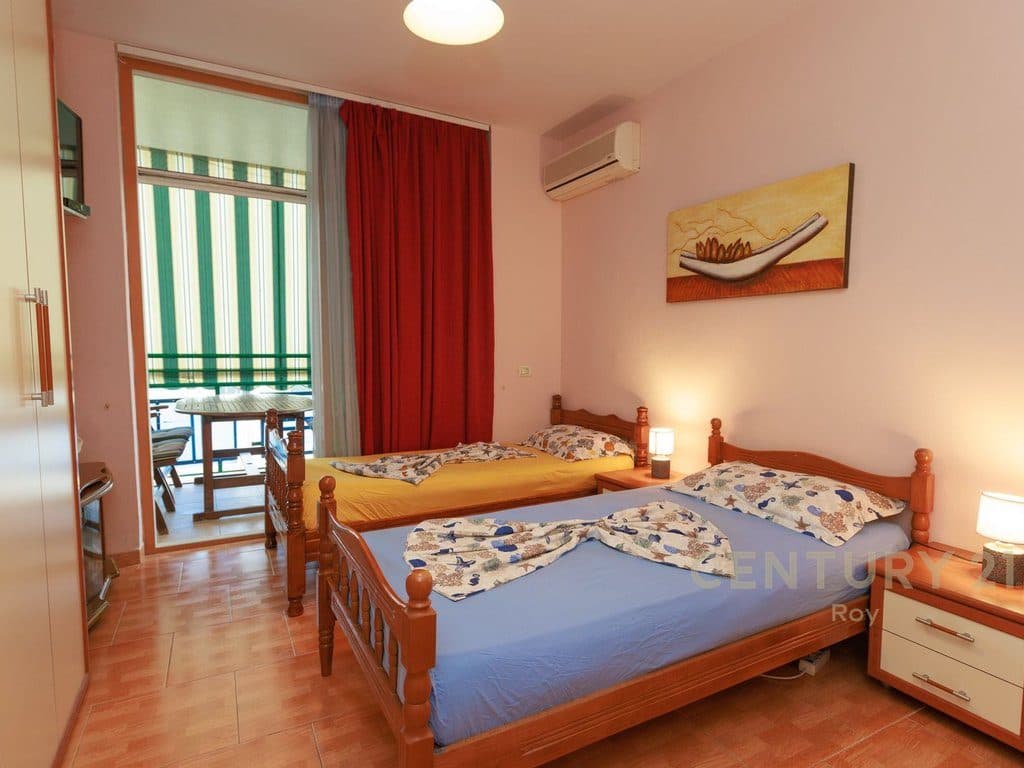 OFROJM PER SHITJE APARTAMENT 3+1+2 ME PAMJE DETI TEK RESIDENCA 'LIS', GOLEM !!! 4
