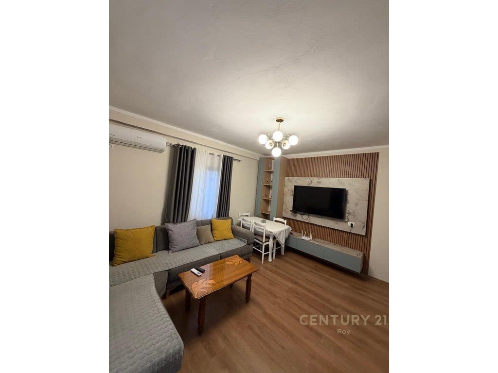 JEPET ME QERA - APARTAMENT 2+1 PLAZH DURRES