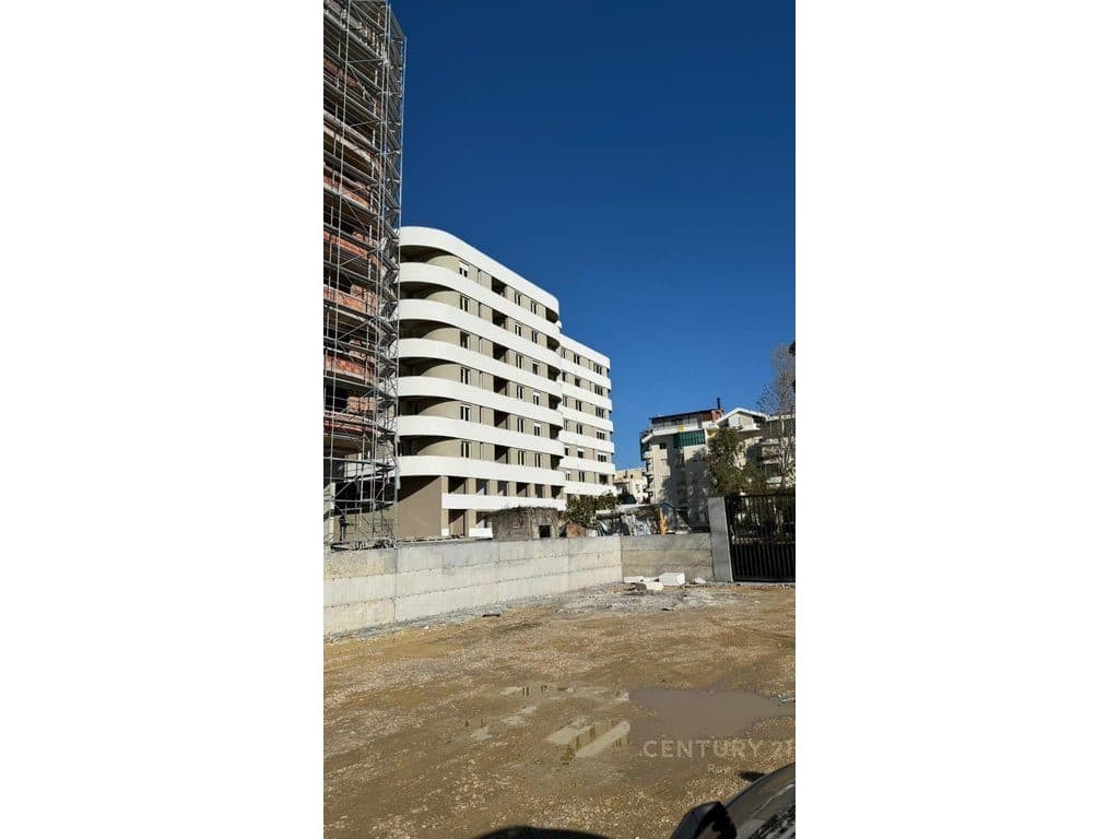 SHITET APARTAMENT 2+1+2T,ME PAMJE DETI NE GOLEM! 4