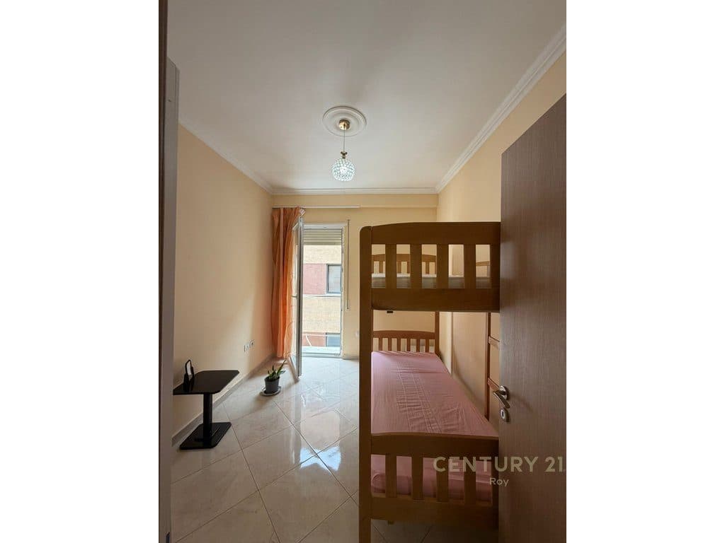 APARTAMENT 2+1+2 PER QERA NE QENDER TE DURRESIT!!!! - 500€ |
