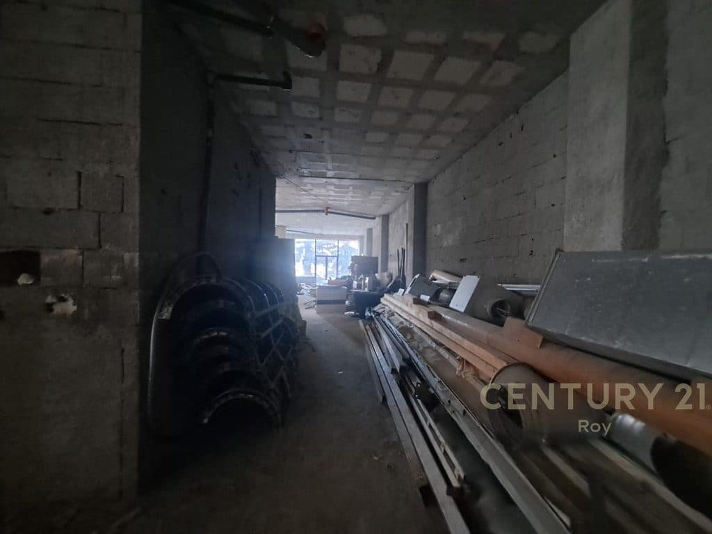 Hapësirë multifunksionale Për Shitje në Plazh, Durrës 50m Distance nga Deti. 2