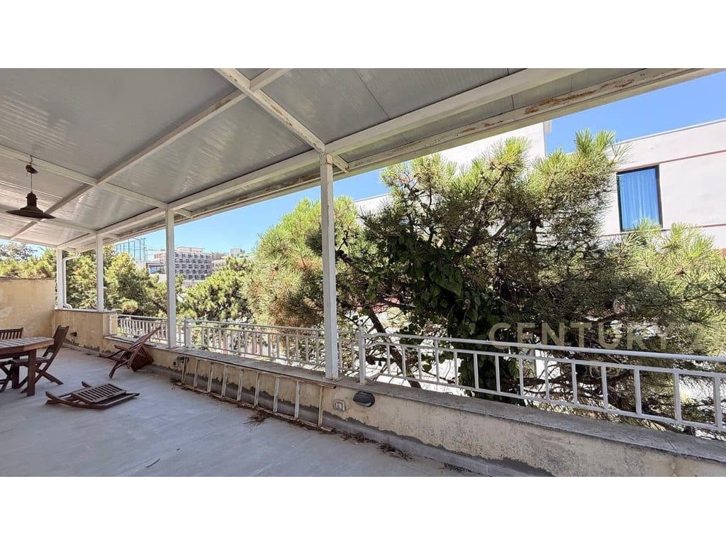 SHITET APARTAMENT 3+1+VERANDE PRANE DETIT,GOLEM! 3