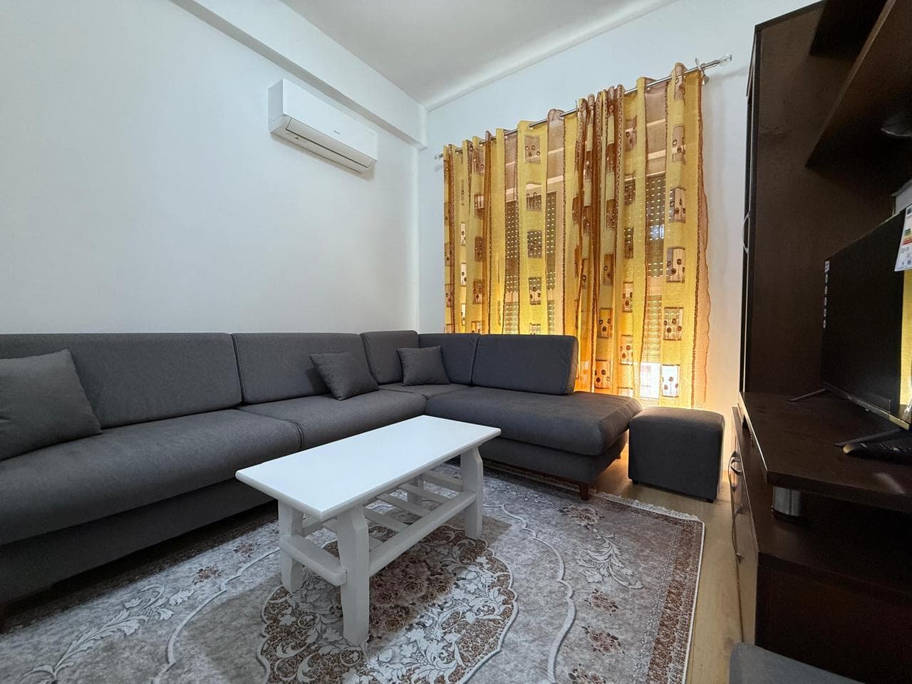 Apartament 1+1 me qira Ali Demi, Tiranë 2