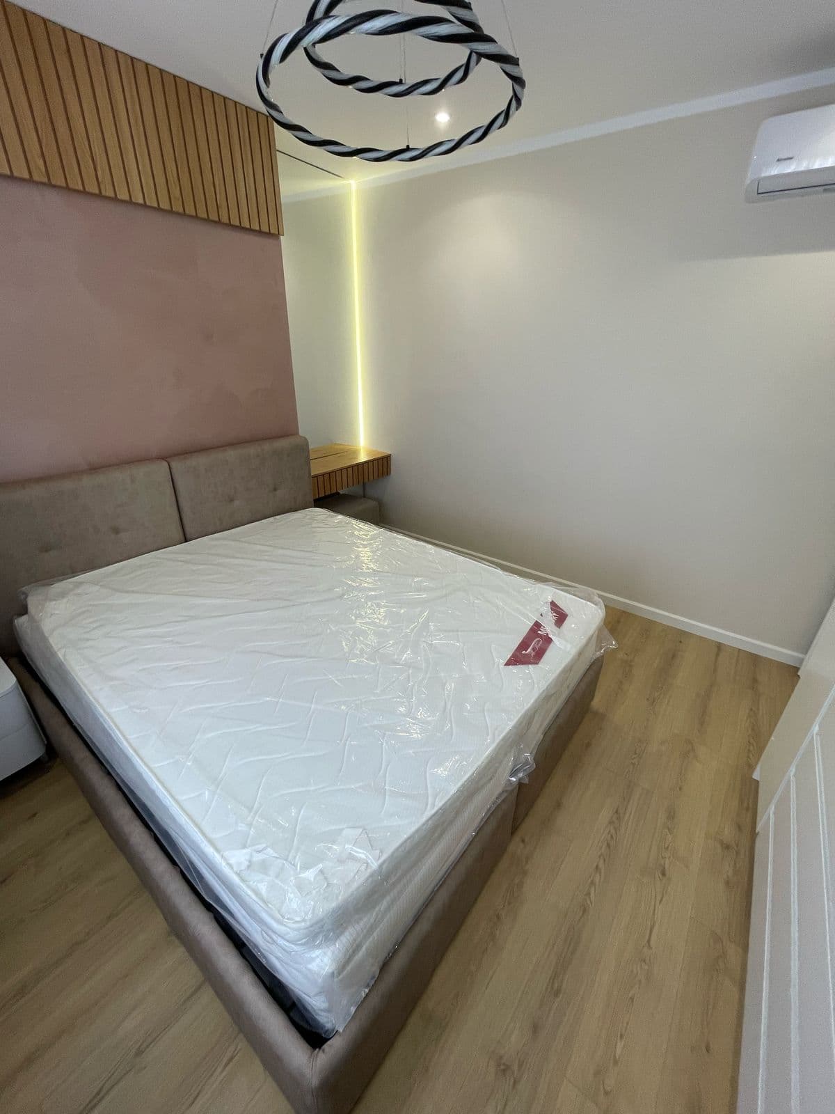 Apartament 1+1 me qira Bulevardi Ri, Tiranë 3