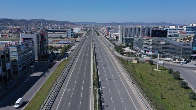 Kapanon me qira Autostrada Tirane - Durres, Tiranë 3