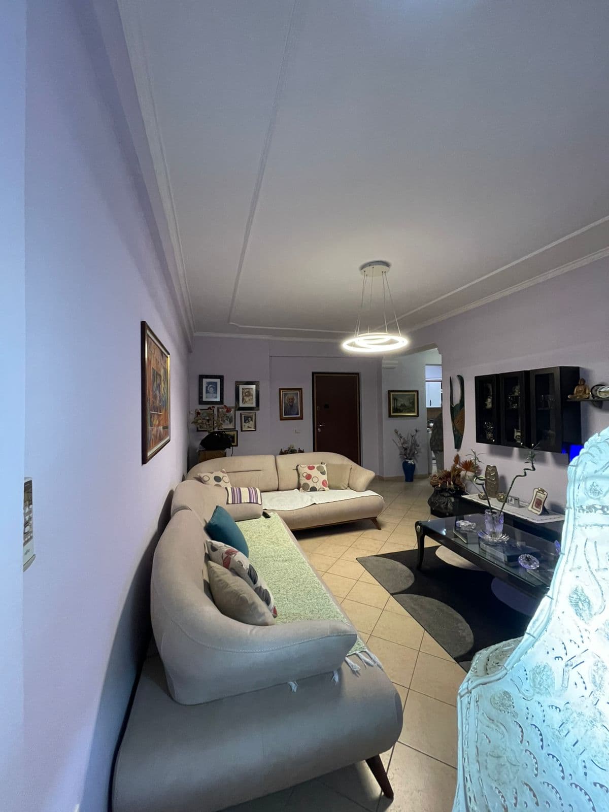 Apartament 2+1 me qira Rruga e Kavajes, Tiranë 2