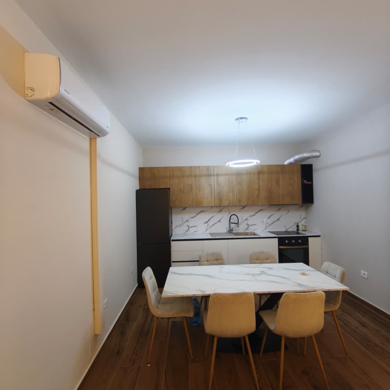 Apartament 2+1+2 në shitje Astir, Tiranë 3