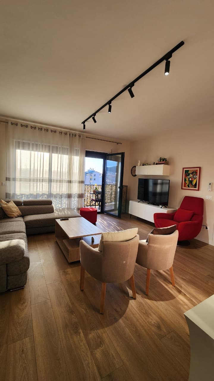 Apartament 2+1 me qira Myslym Shyri, Tiranë 3