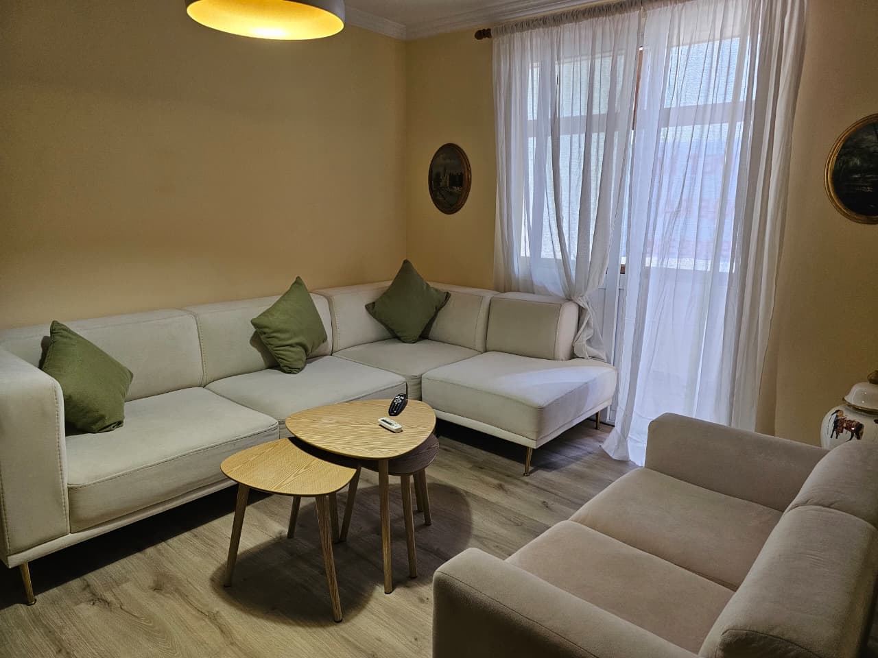 Apartament 2+1 me qira Sheshi Wilson, Tiranë 2
