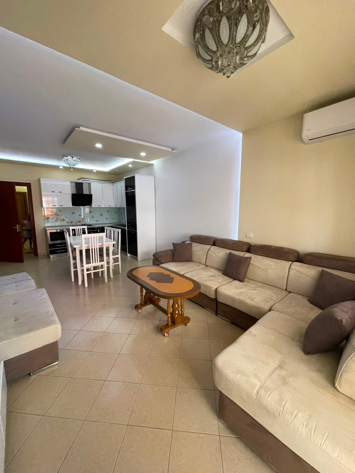 Apartament 2+1 me qira Astir, Tiranë 4