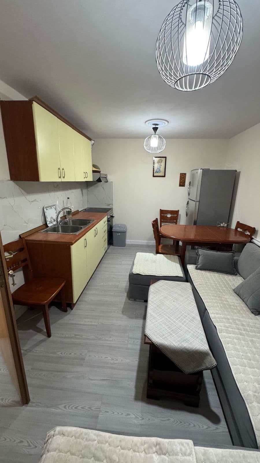 Apartament 1+1 me qira Spitali Nene Tereza, Tiranë 4