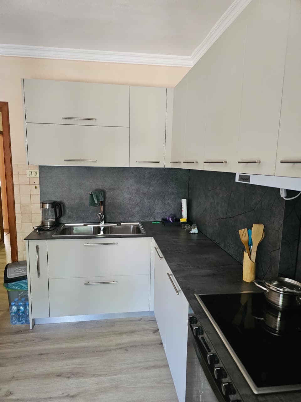 Apartament 2+1 me qira Sheshi Wilson, Tiranë 3