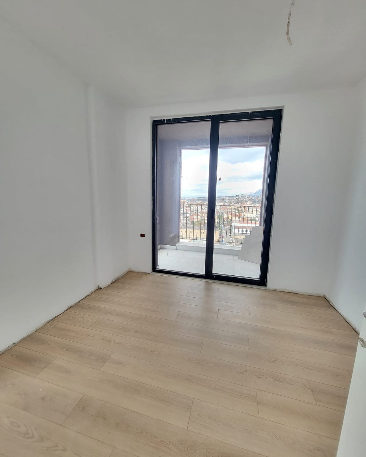 Apartament 1+1 në shitje Bulevardi Ri, Tiranë 2