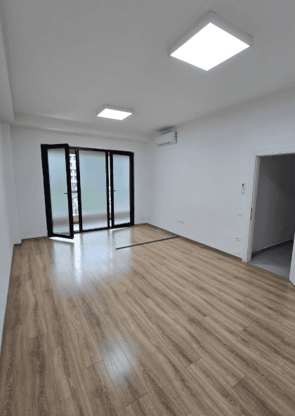 Zyra me qira 21 Dhjetori, Tiranë 3