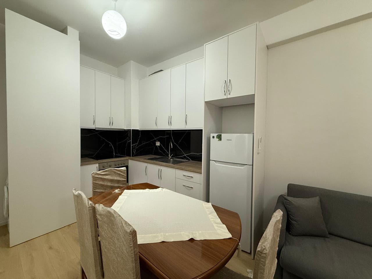 Apartament 1+1 me qira Ali Demi, Tiranë 4
