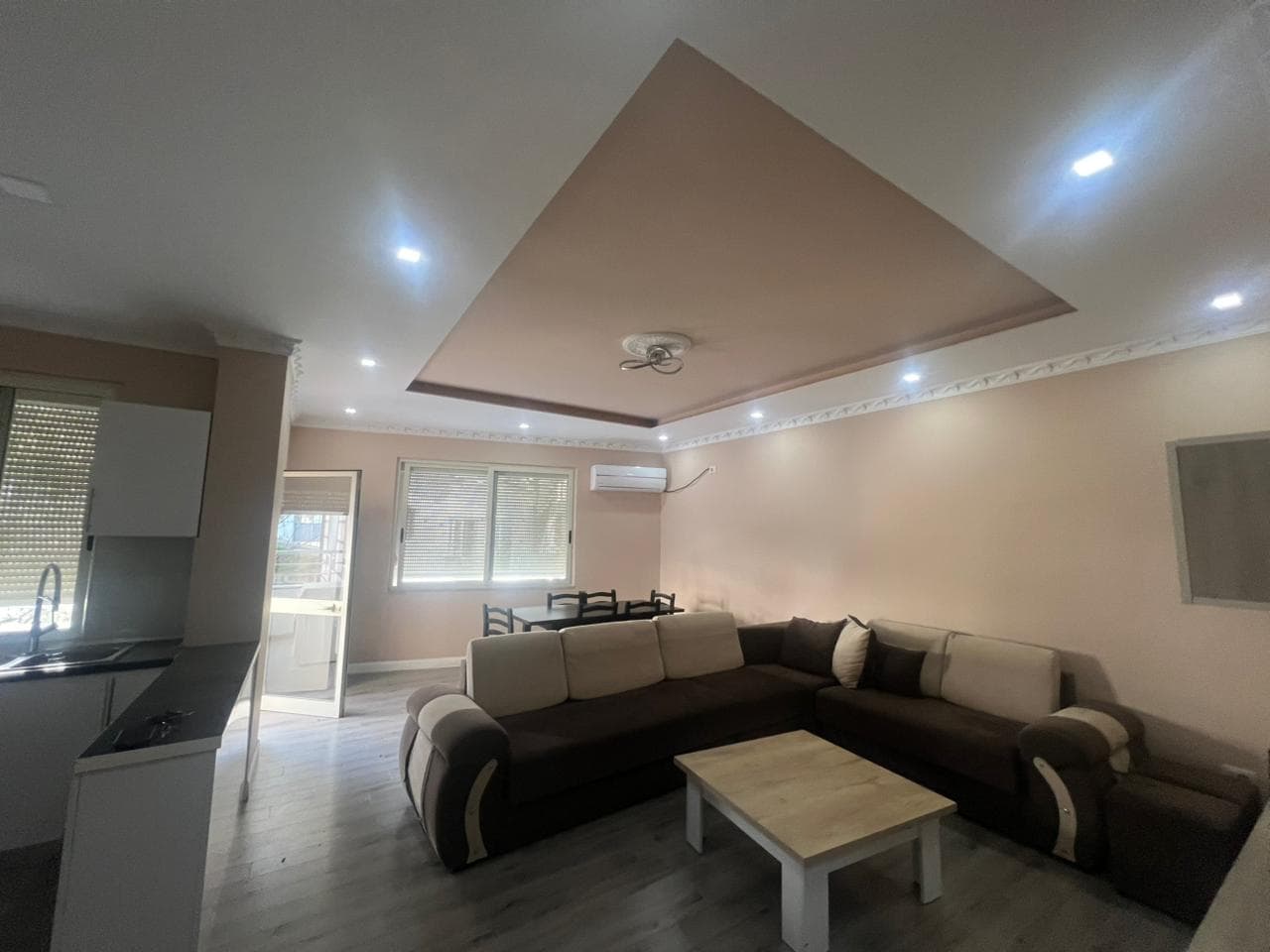 Apartament 3+1 me qira Fresku, Tiranë 2