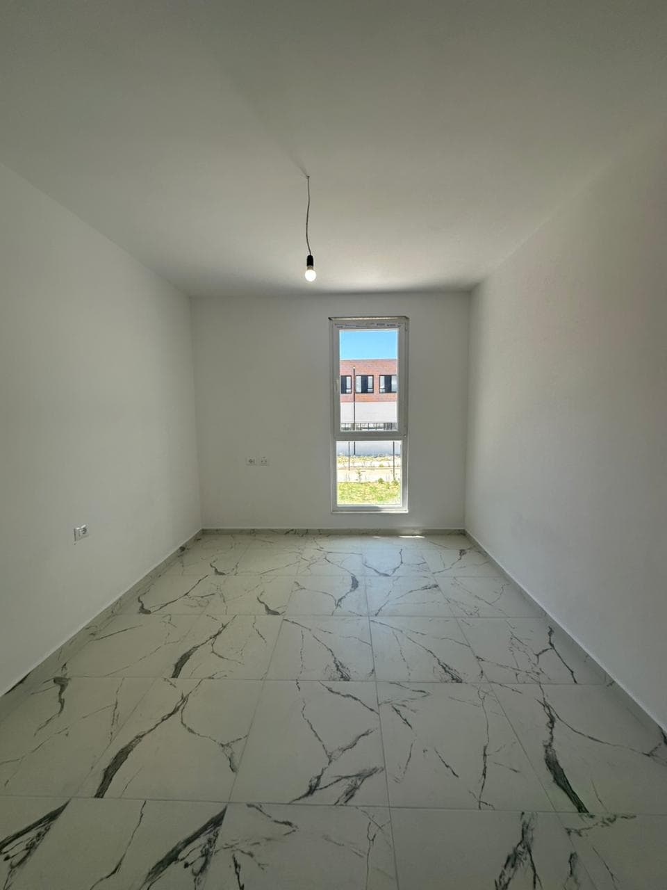 Zyra me qira Univers City, Tiranë 4