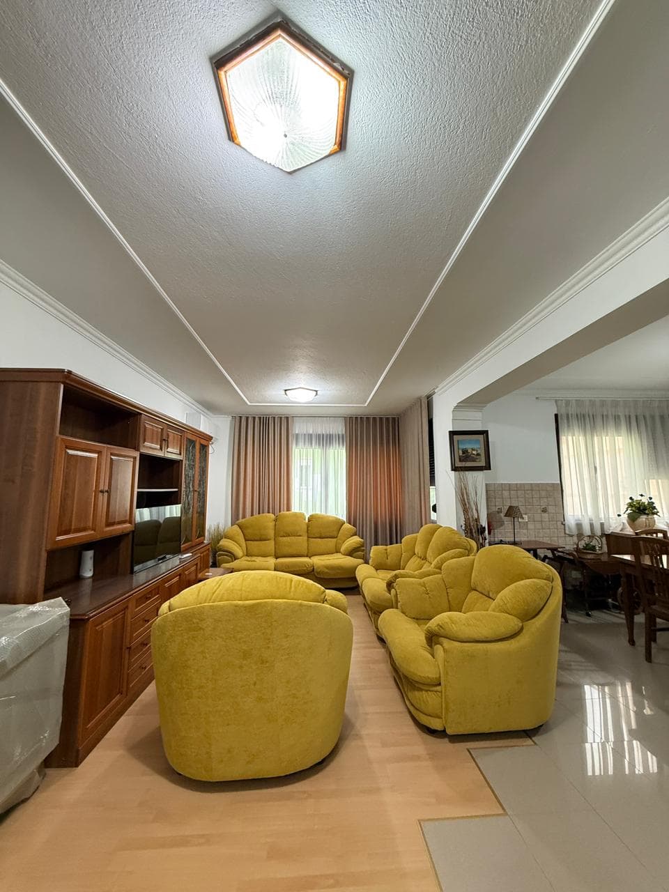 Apartament 2+1 me qira Blloku, Tiranë 3