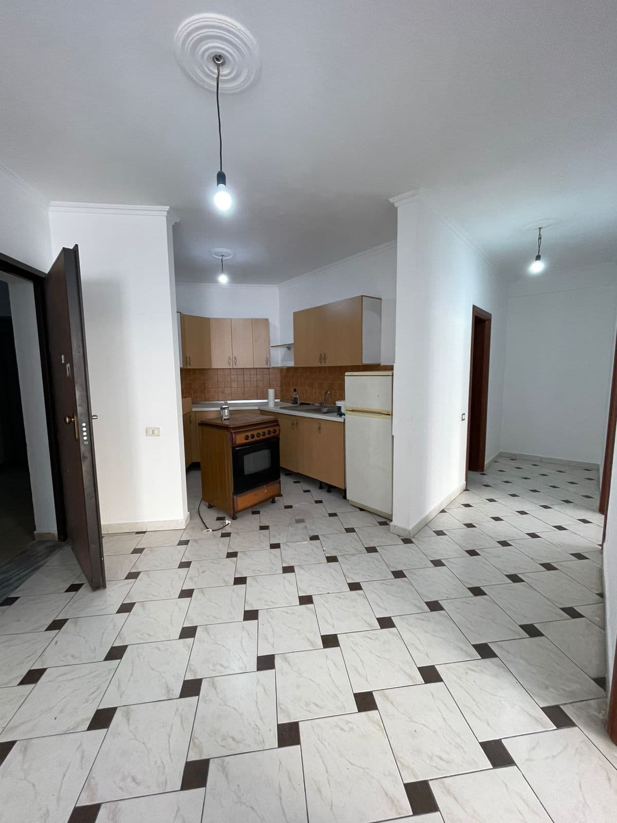 Apartament 2+1 në shitje Astir, Tiranë 4