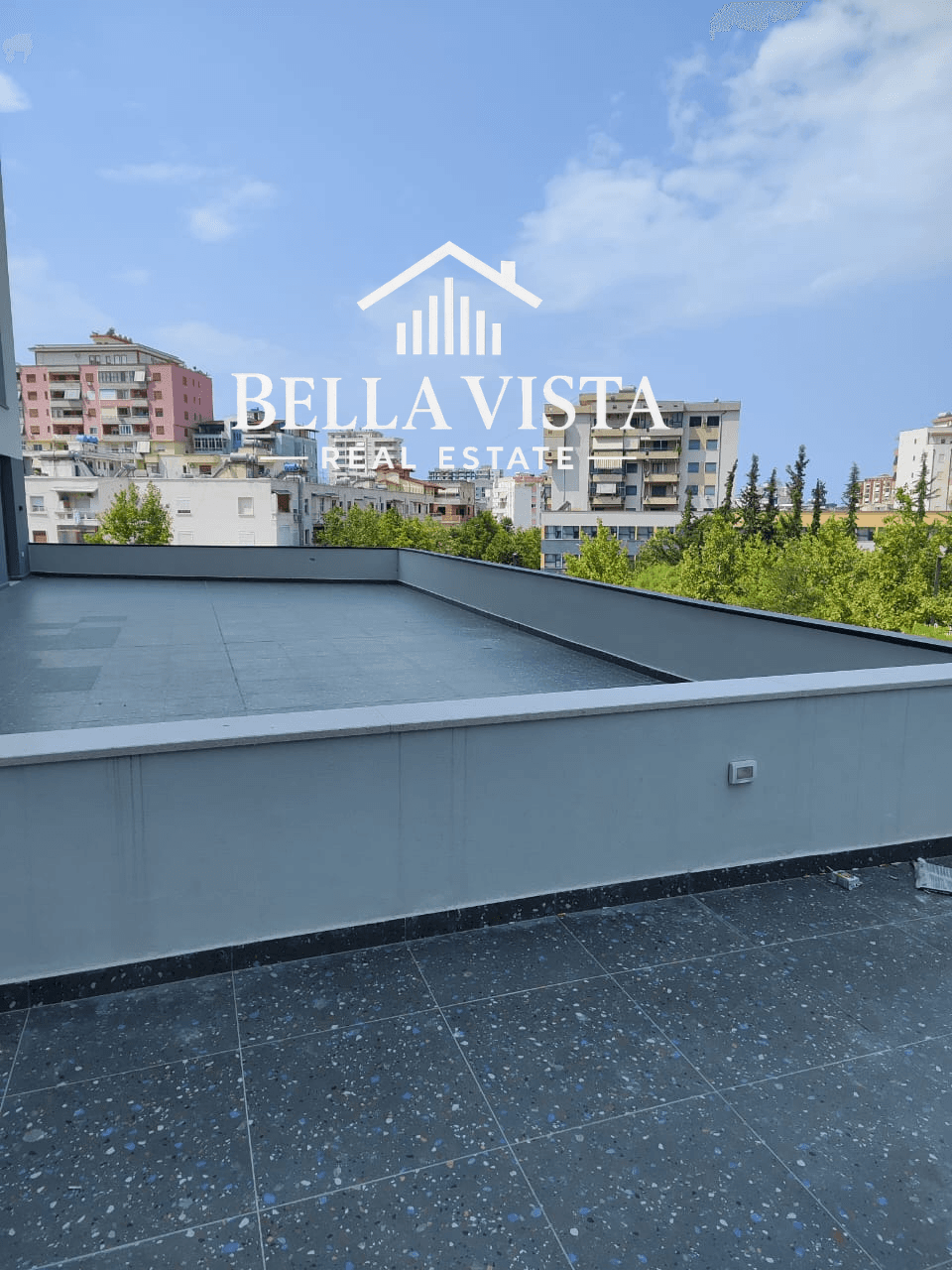 APARTAMENT 2+1 NË NJË NGA ZONAT MË TË KËRKUARA TË VLORËS 2
