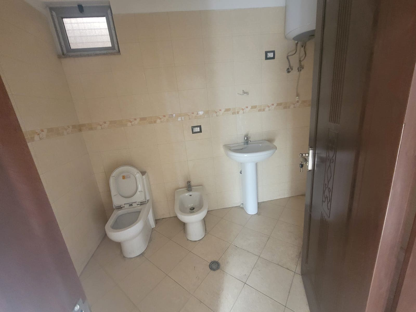 Shitet Apartament 2