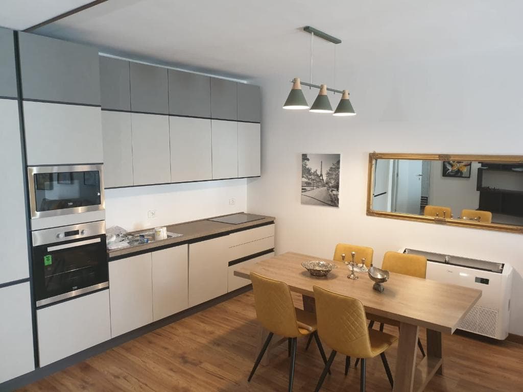 Apartament 2+1+2 tek Kodra e Diellit me siperfaqe totale 107m²