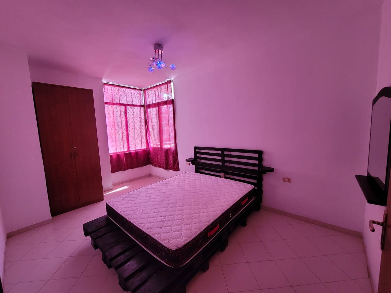 Shitet Apartament 4