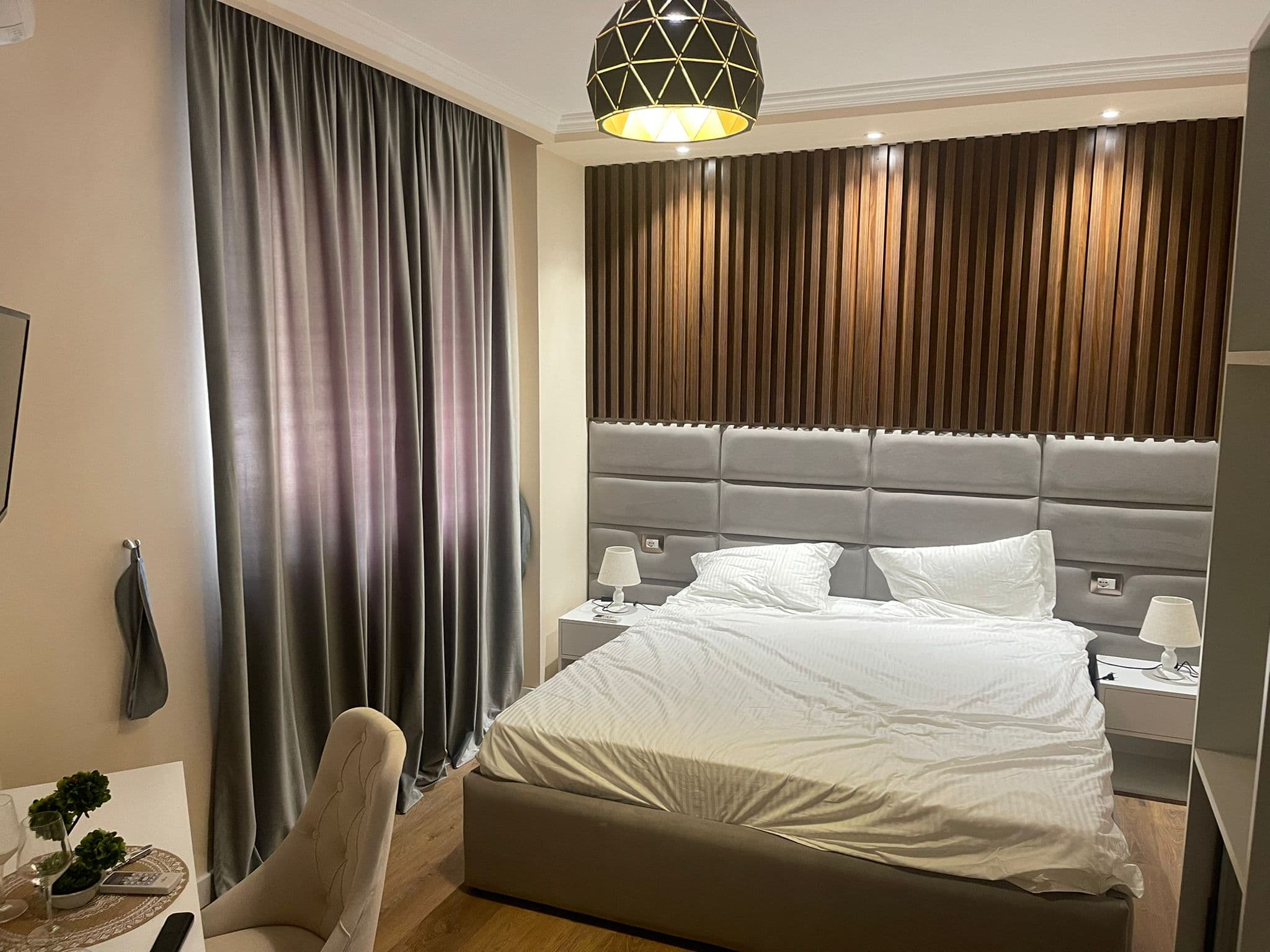 Jepet Hotel me Qera 2