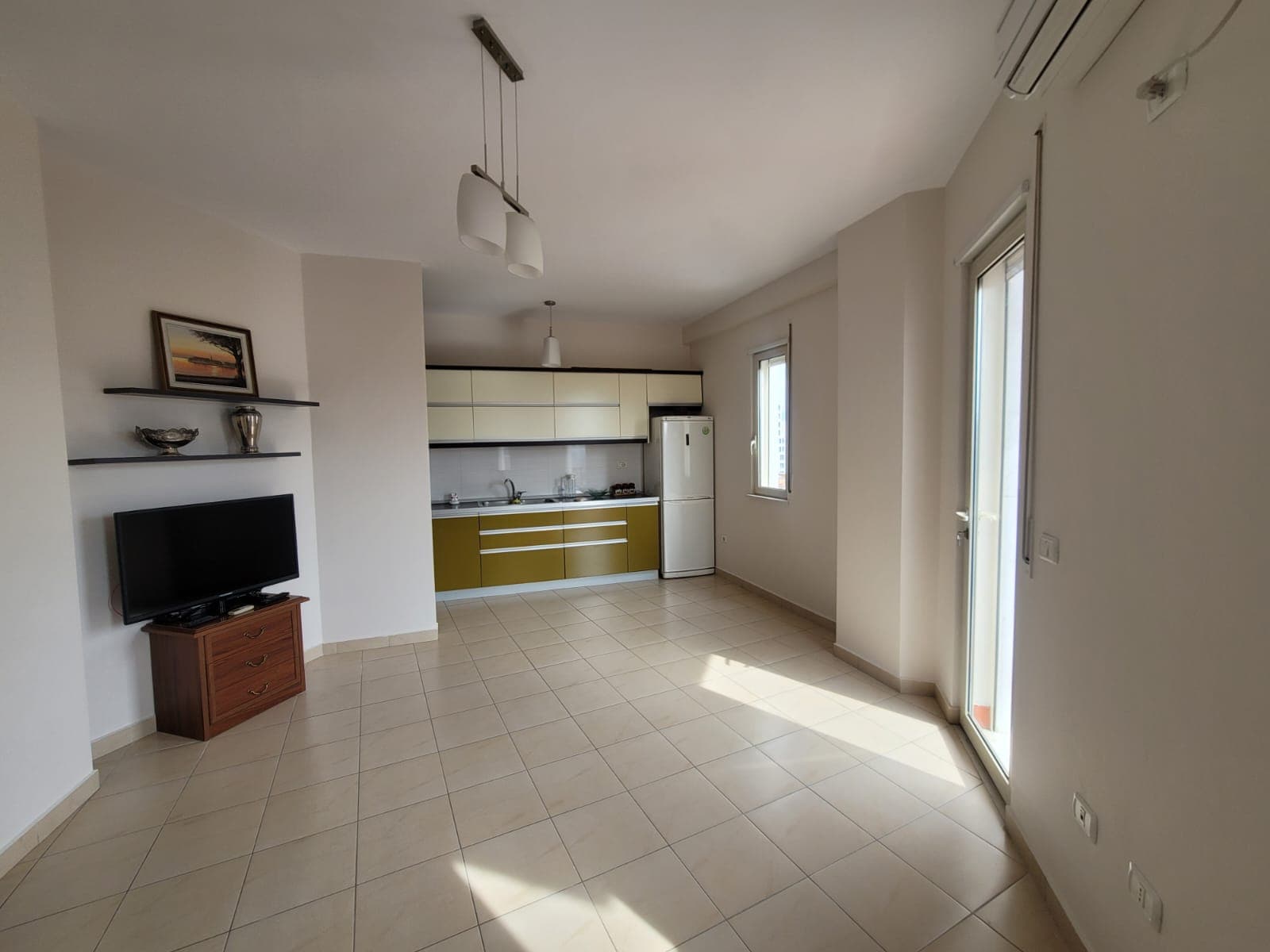 Shitet Apartament 4