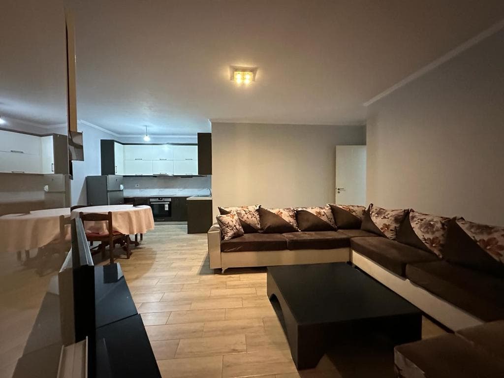 Shitet Apartament 2