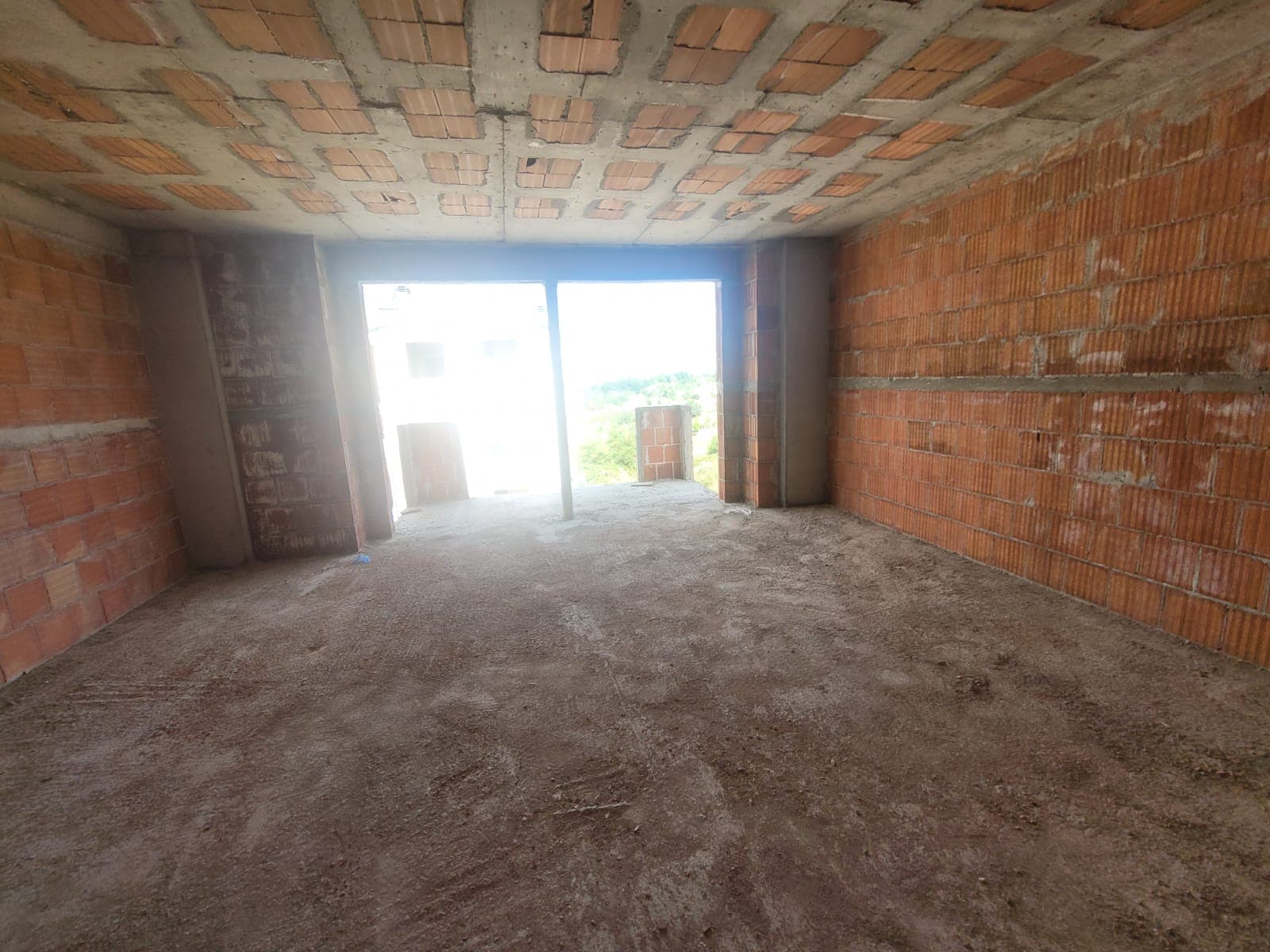 Shitet Apartament 2+1 4