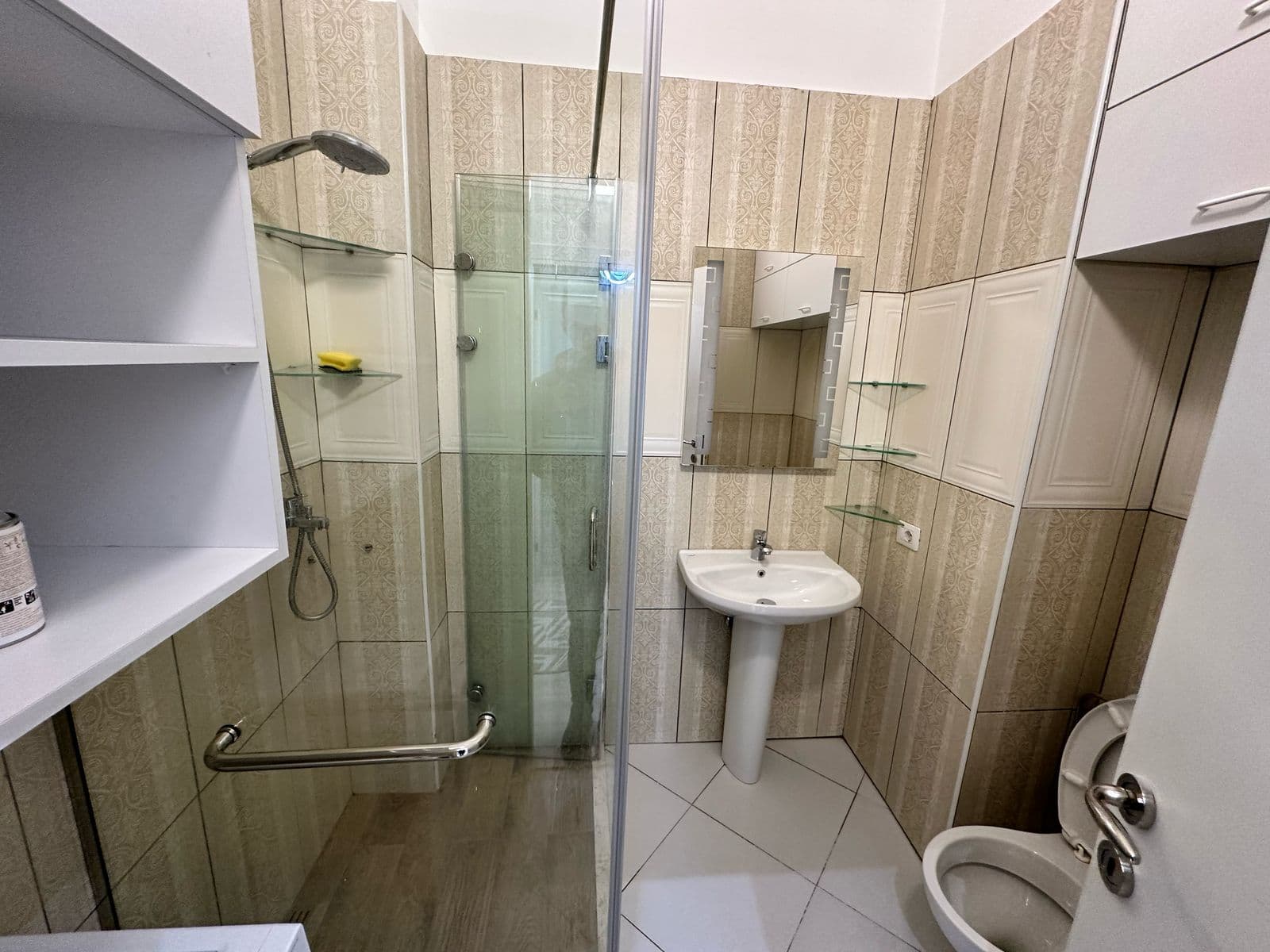 Apartament 4